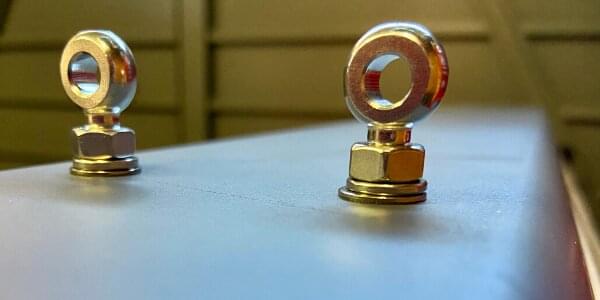 Eye bolt mounting for Grandlux vandalproof luminaires